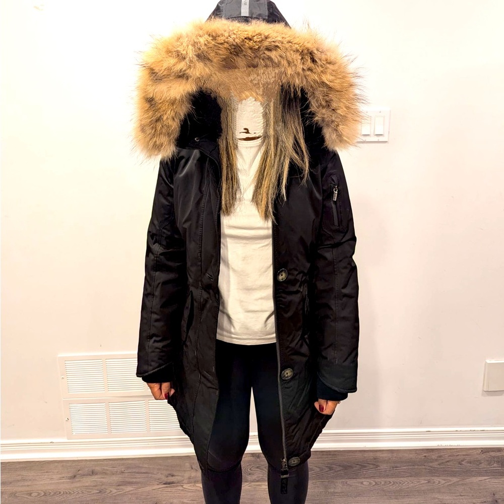 🖤🖤Extra warm and comfortable parka (raccoon fur)🖤🖤 Like New